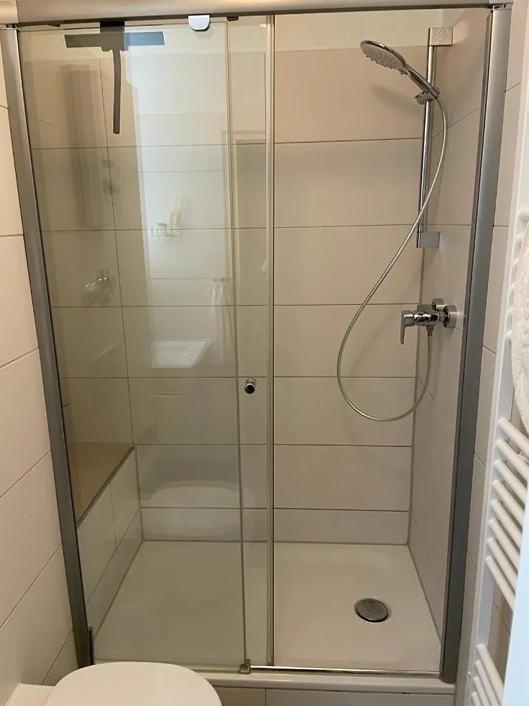 Apartment Zentrale, 55M2, Helle 2 Zimmer Whg Naehe Messe Dusseldorf