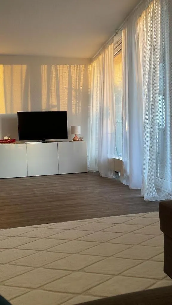 Zentrale, 55M2, Helle 2 Zimmer Whg Naehe Messe Dusseldorf Germany