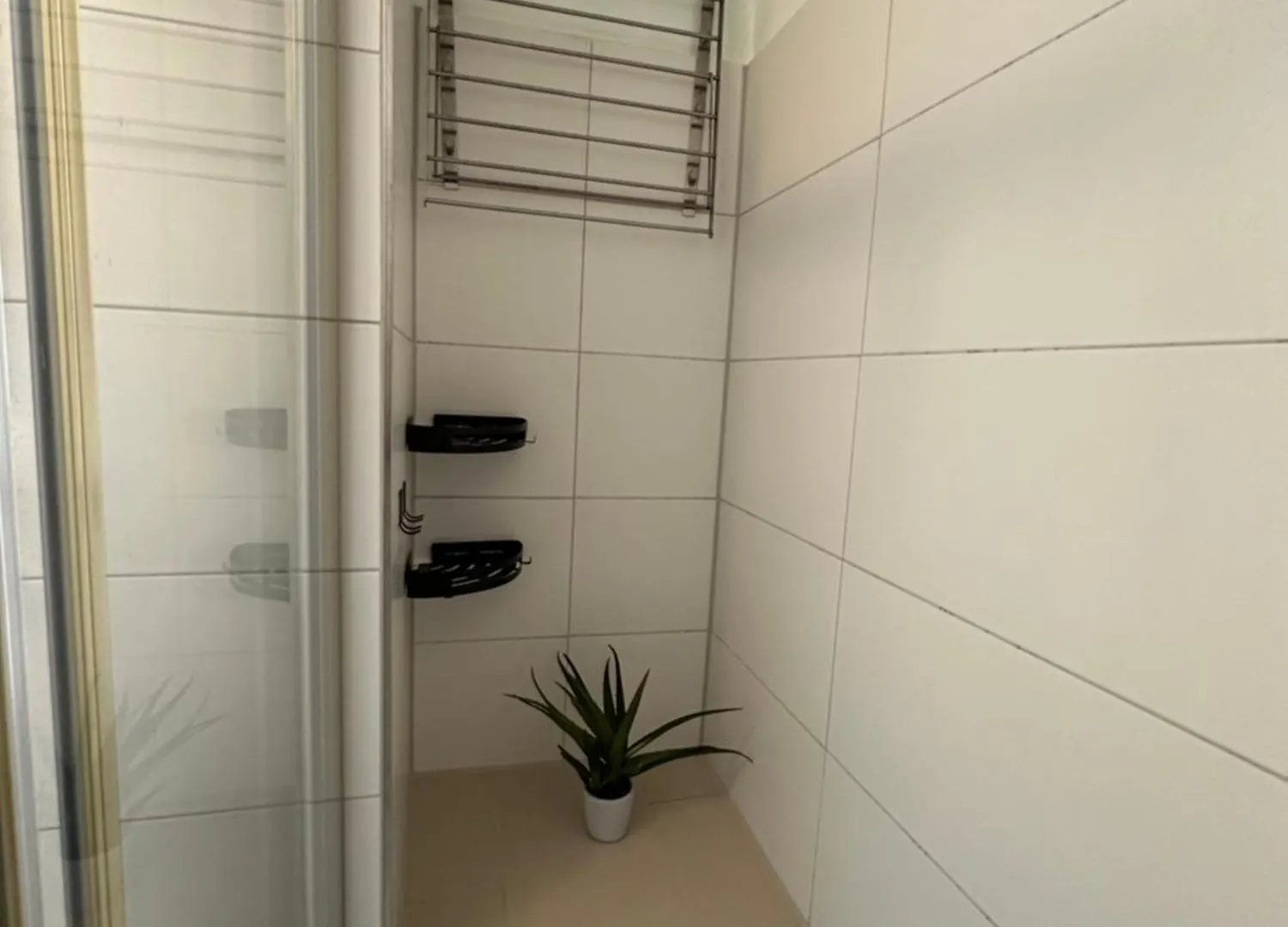 Zentrale, 55M2, Helle 2 Zimmer Whg Naehe Messe Dusseldorf 0*,  Germany