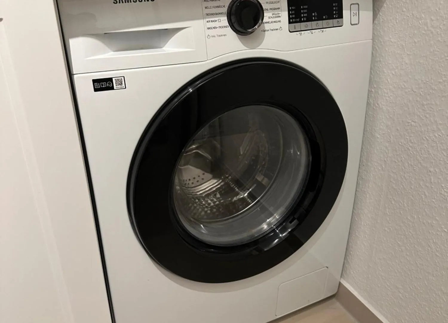 Zentrale, 55M2, Helle 2 Zimmer Whg Naehe Messe Dusseldorf